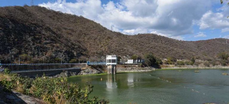 Registran niveles históricos de restos coliformes y fecales en lago