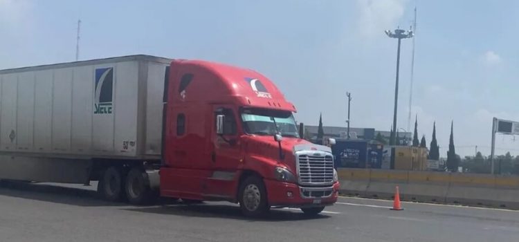 Transportistas de carga sufren entre 2,000 y 4,000 asaltos por mes en Edomex