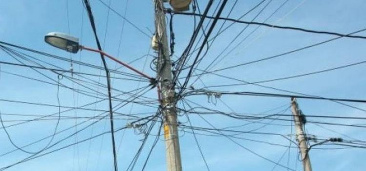 Trabajadores se electrocutan durante jornada laboral en Valle de Bravo