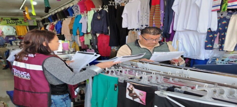 Ayuntamiento de Toluca guía a comercios para su regularización