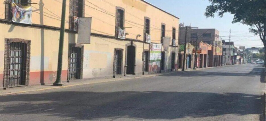 Avenida Lerdo de Toluca luce vacía y sin comercios