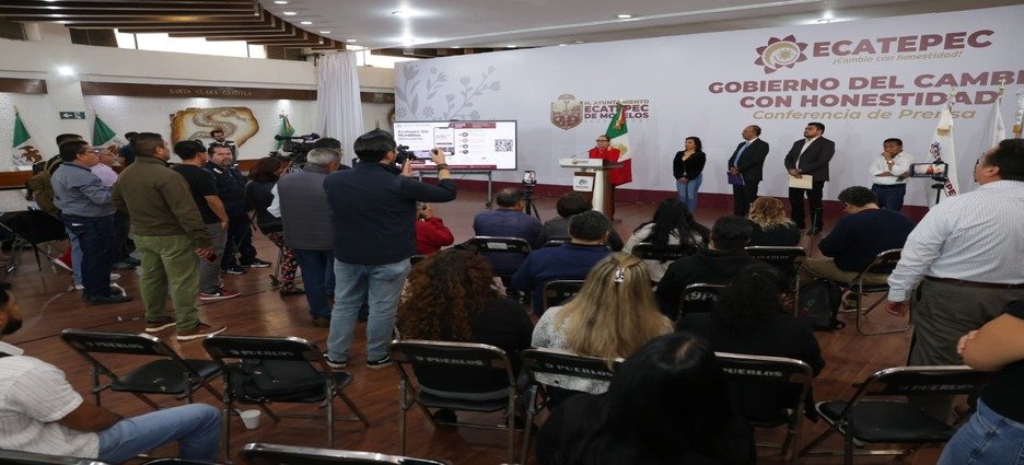 Anuncian aumento salarial y depuran a 510 policías en Ecatepec