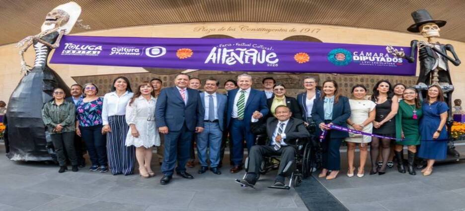 Gobierno de Toluca impulsa protección del alfeñique y lleva su tradición al Congreso de la Unión